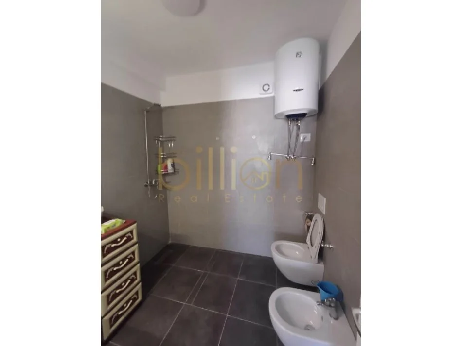 Tirane, shitet apartament 2+1 Kati 8, 92 m² 149.000 € (Ali Demi)