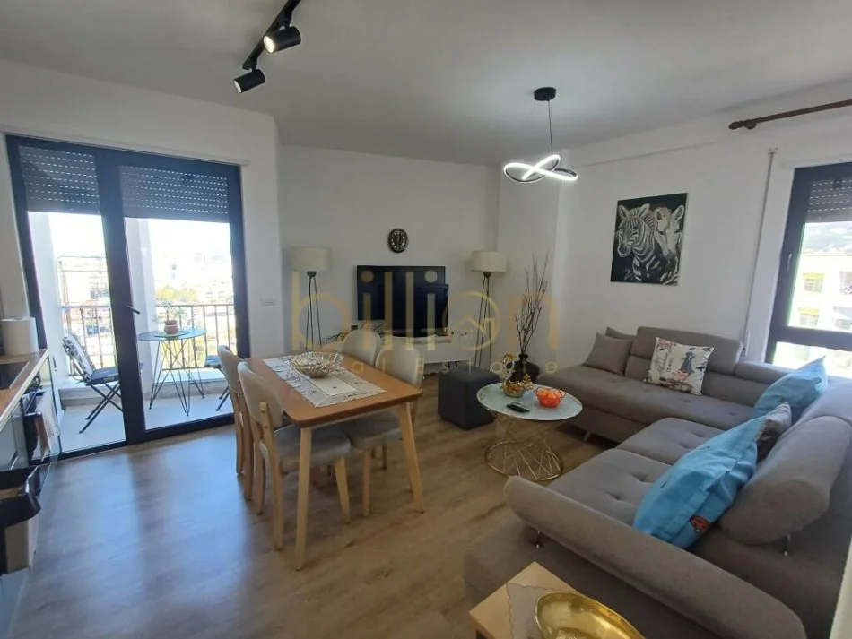 Tirane, shitet apartament 2+1 Kati 8, 92 m² 149.000 € (Ali Demi)