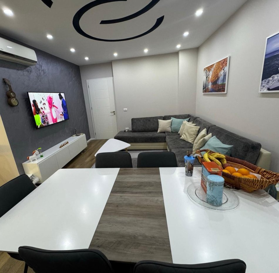 Tirane, jepet me qera apartament 2+1+Ballkon Kati 2, 93 m² 450 € (Besim Alla)