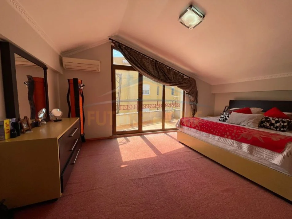 Shitet, Duplex 3+1+2, Kodra e Diellit, Tiranë