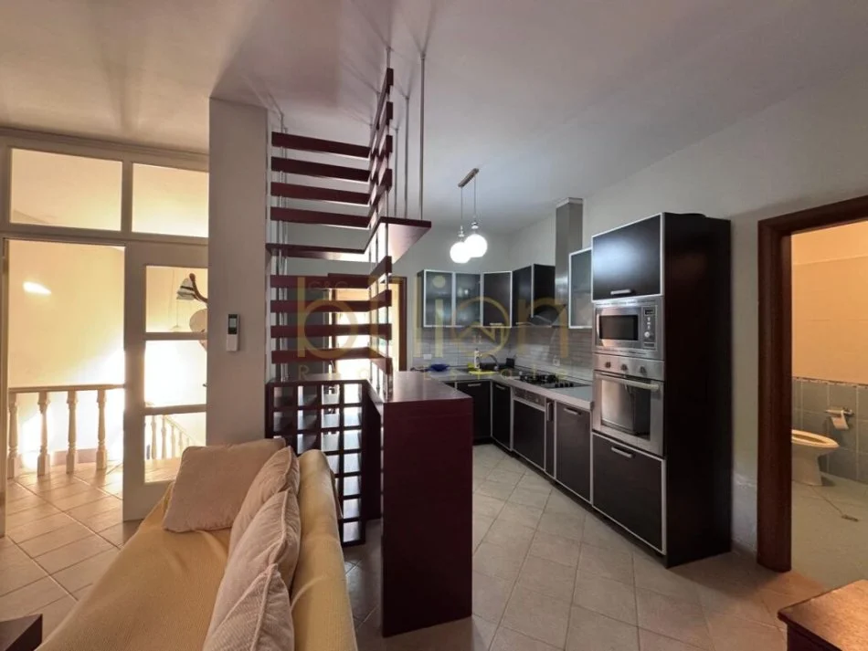 Golem, shitet apartament 2+1 Kati 3, 200 m² 195.000 € (Golem)