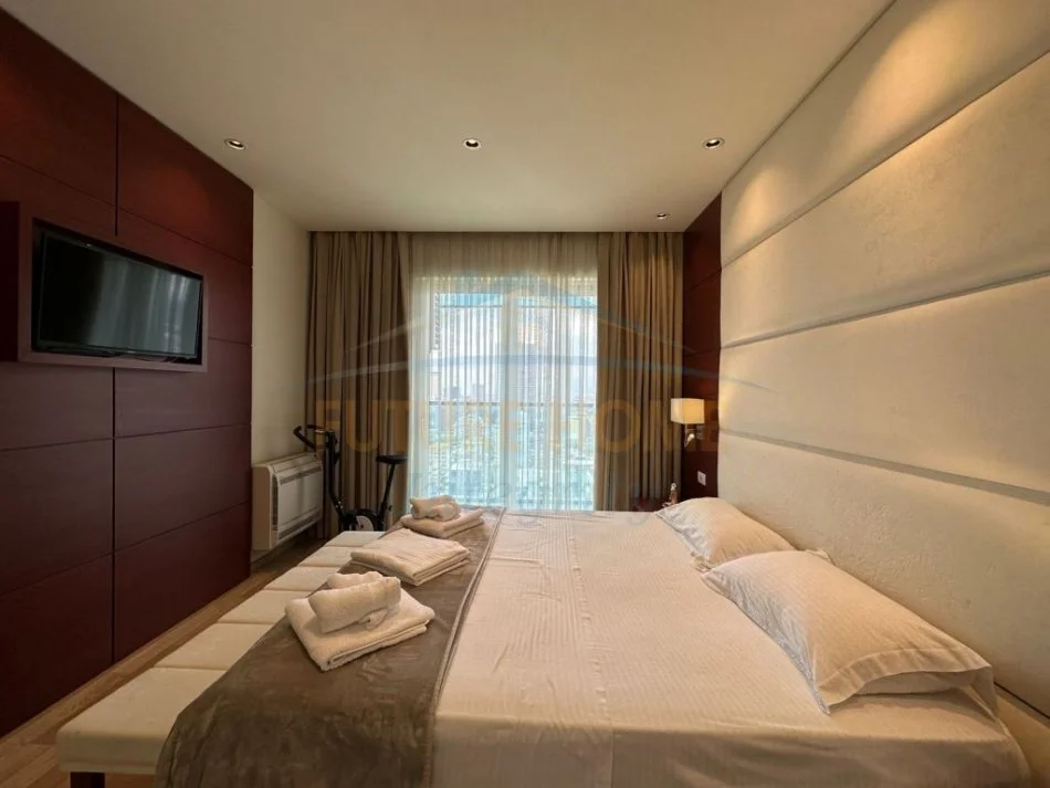 Tirane, jepet me qera apartament 2+1 Kati 19, 90 m² 1.600 € (Stadiumi Air Albania)