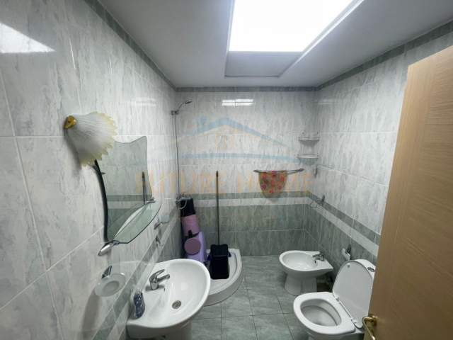 Durres, jepet me qera apartament 1+1 Kati 7, 55 m² 30000 Leke (ne lagjen 13 prane pelikanit)