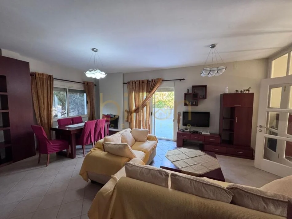 Golem, shitet apartament 2+1 Kati 3, 200 m² 195.000 € (Golem)