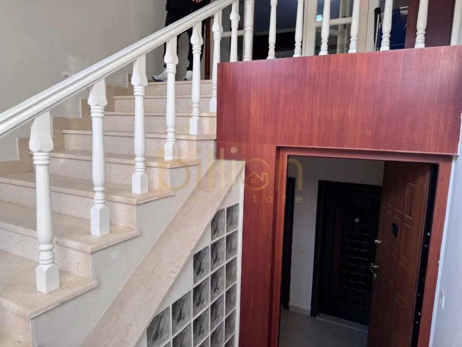 Golem, shitet apartament 2+1 Kati 3, 200 m² 195.000 € (Golem)