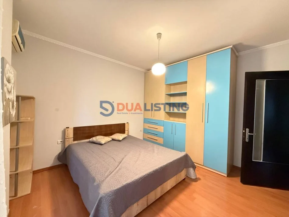 Tirane, jap me qera apartament 2+1 , 850 € (blloku prane juridikut)