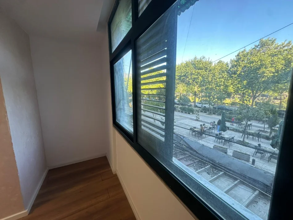 Tirane, jepet me qera apartament Kati 1, 78 m² 800 € (Bulevardi Zhan Dark)