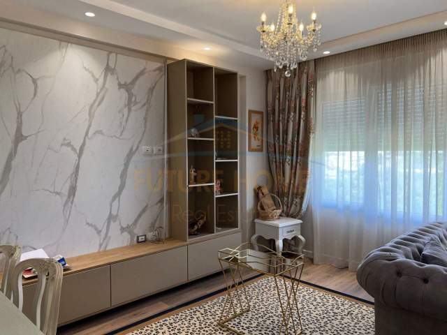Tirane, jepet me qera apartament duplex 2+1 Kati 1, 110 m² 1.000 Euro (kodra e diellit 2)