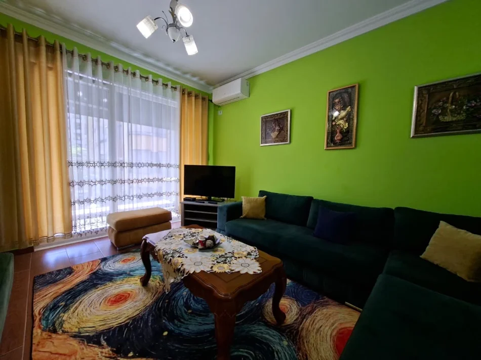 Tirane, jepet me qera apartament 1+1 , 65 m² 520 € (Rruga Frosina Plaku)