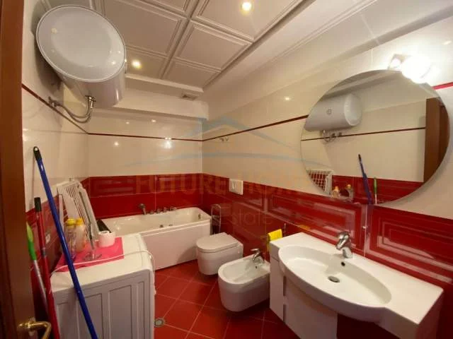 Durres, jepet me qera apartament 2+1+BLK Kati 4, 100 m² 750 Euro (Currila)