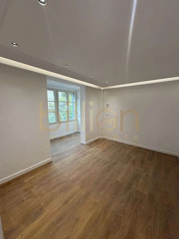 Tirane, jepet me qera ambjent biznesi Kati 2, 145 m² 1.300 € (Shkolla Baletit, Tirana, Albania)