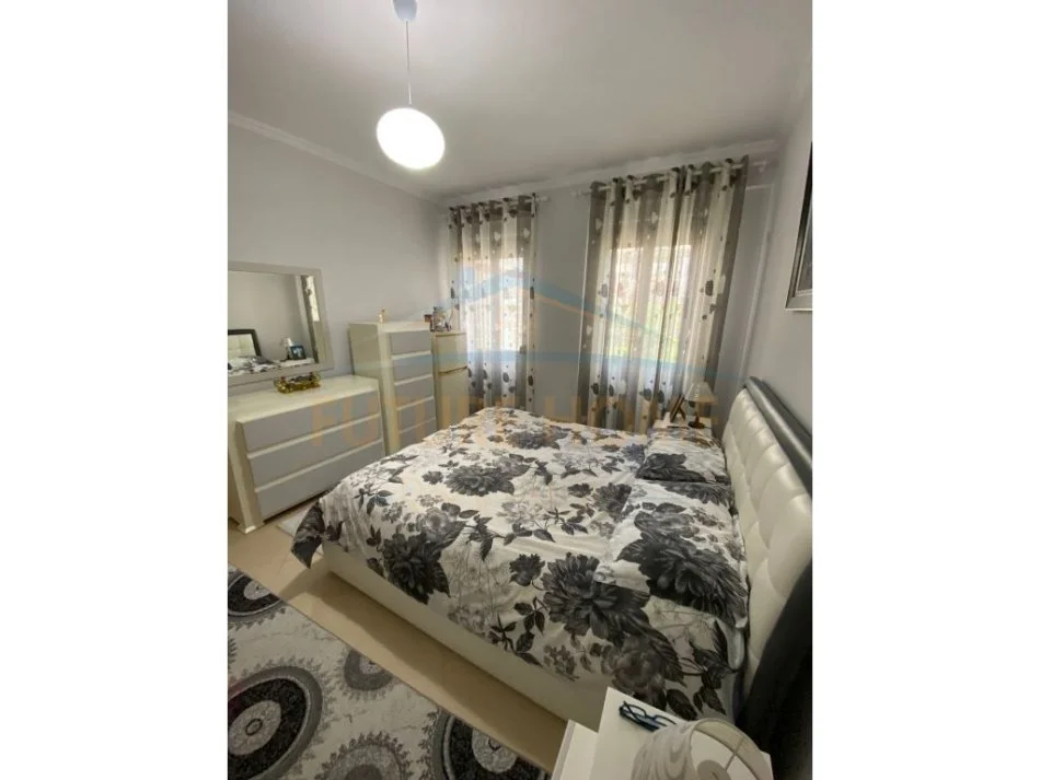 Shitet, Apartament 2+1, Kodra e Diellit, Tiranë.
160,000 €