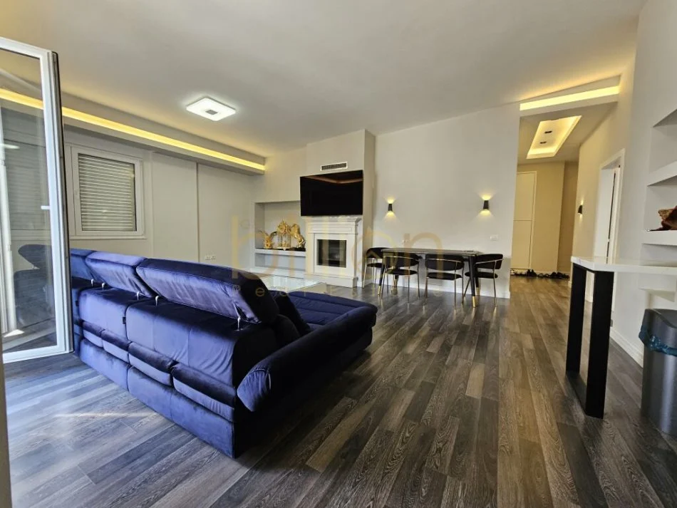 Tirane, shitet apartament 3+1 Kati 7, 172 m²  (Liqeni i Thate, Tirana, Albania)