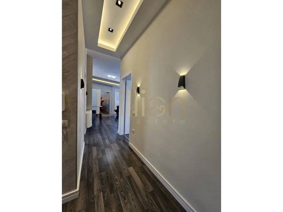 Tirane, shitet apartament 3+1 Kati 7, 172 m²  (Liqeni i Thate, Tirana, Albania)