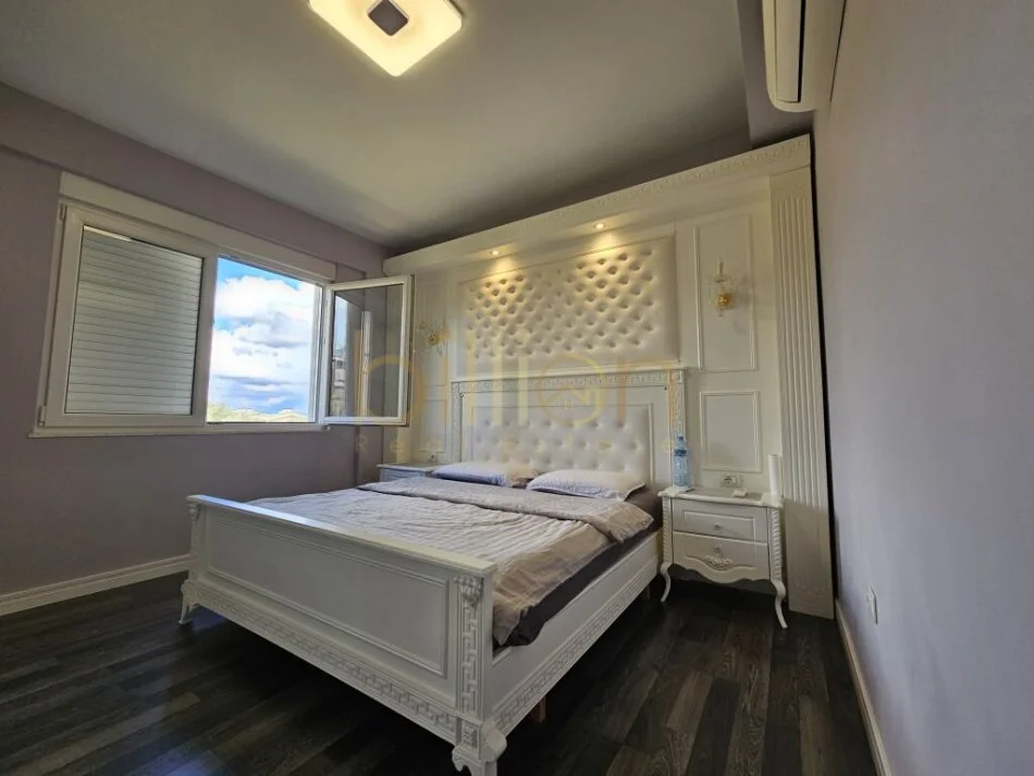 Tirane, shitet apartament 3+1 Kati 7, 172 m²  (Liqeni i Thate, Tirana, Albania)