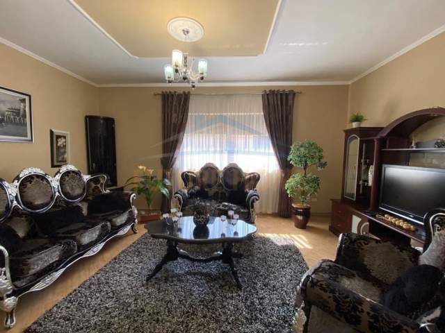 Durres, jepet me qera apartament 1+1 110 m² 400 Euro (Fusha e Reres, Durres.)