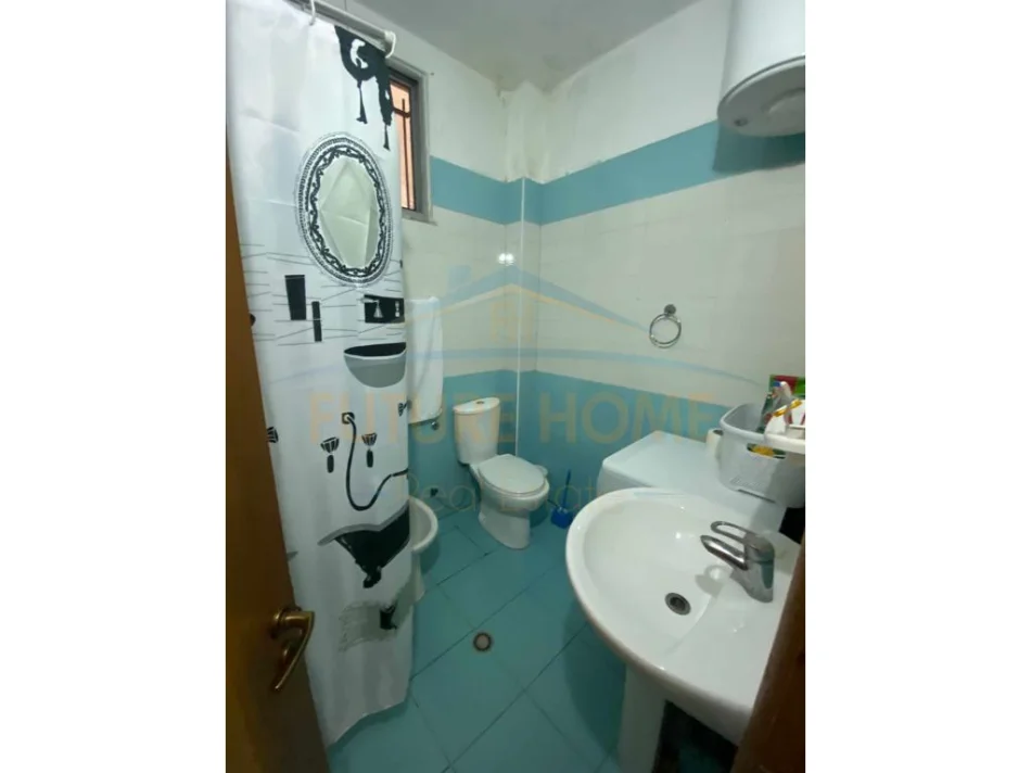 Tirane, jepet me qera apartament 2+1 Kati 3, 110 m² 500 € (Kthesa e Kamzes)