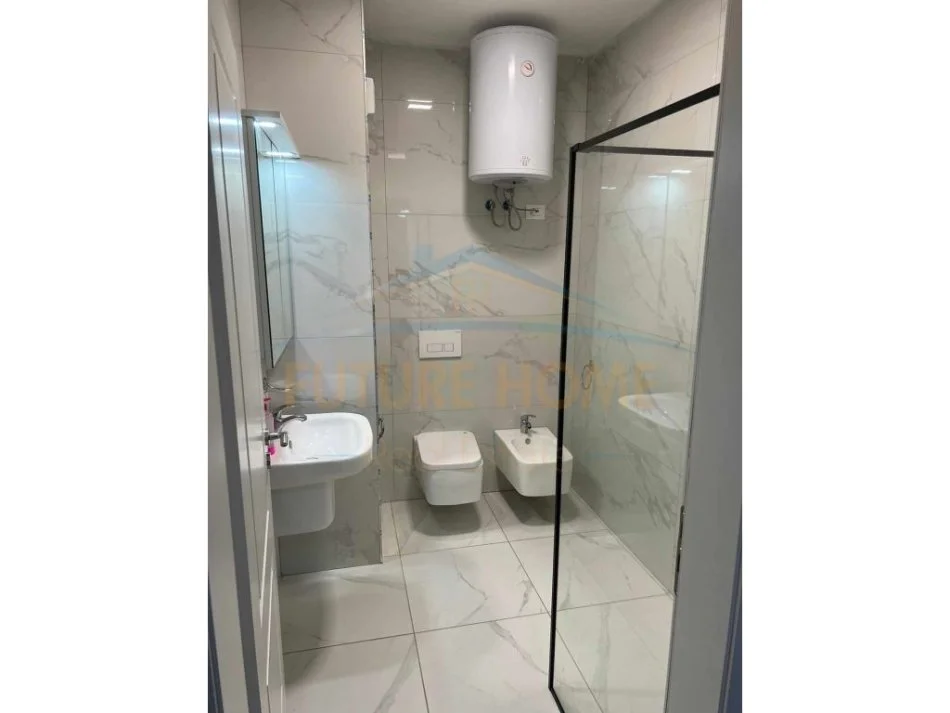 Tirane, jepet me qera apartament 1+1 Kati 2, 64 m² 450 € (VILA L)