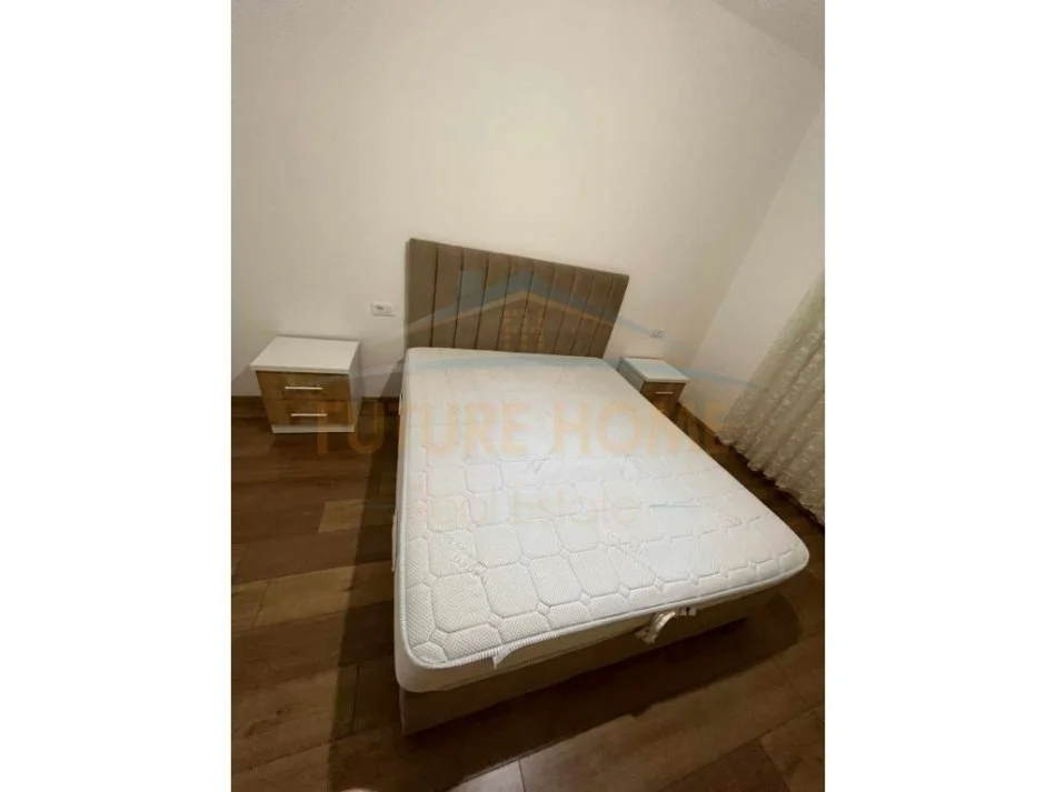 Tirane, jepet me qera apartament 1+1 Kati 2, 64 m² 450 € (VILA L)