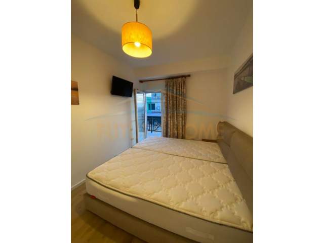 Tirane, jepet me qera apartament Kati 13, 80 m² 650 Euro (Ish Ekspozita)