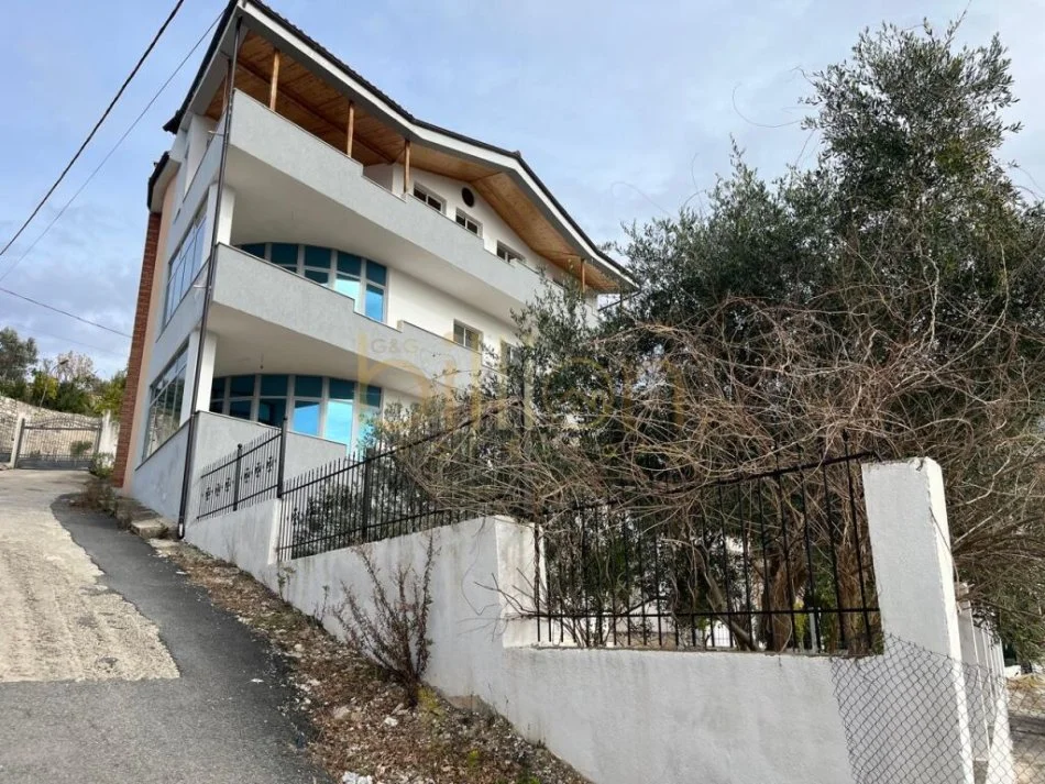 Tirane, shitet Vile 3 Katshe , 637 m² 399000 € (Tufine, Tirana, Albania)