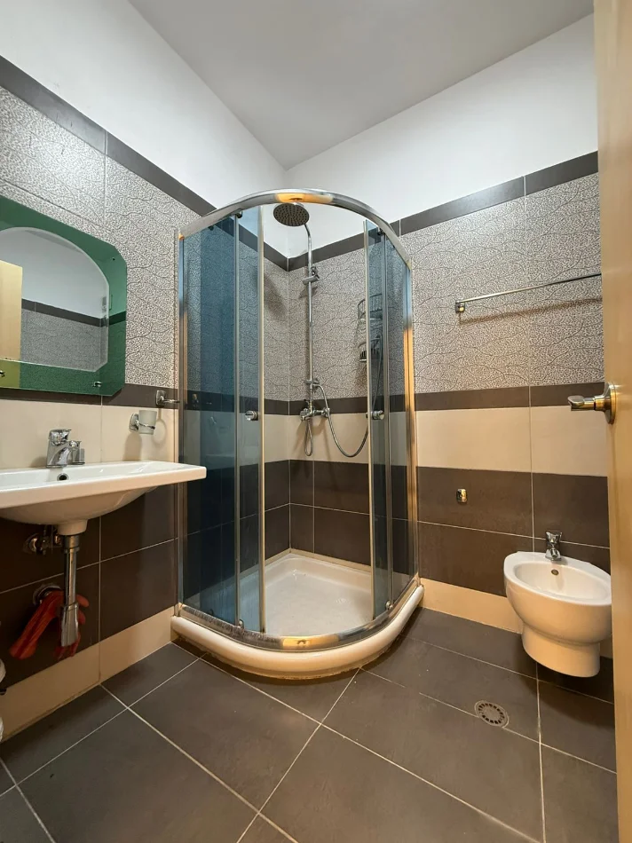 Tirane, shes apartament 1+1+Ballkon Kati 1, 60 m² 200.000 € (Myslym Shyri)