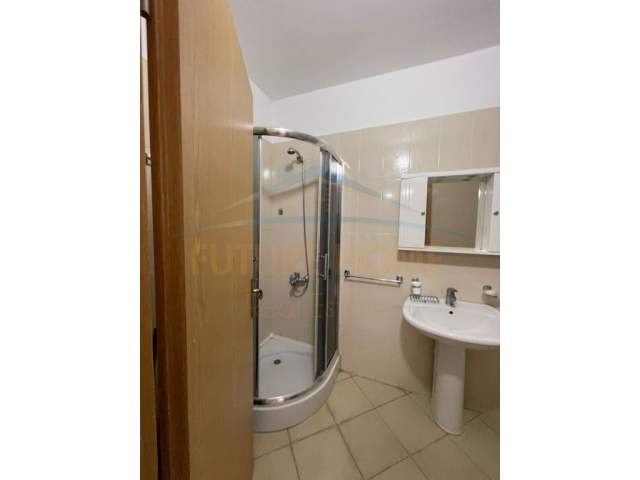 Durres, jepet me qera apartament 2+1 Kati 10, 90 m² 500 Euro (Vollga, Durres)
