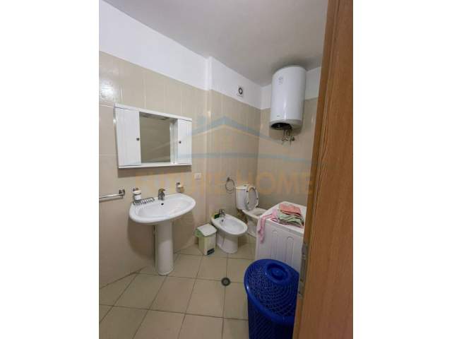 Durres, jepet me qera apartament 2+1 Kati 10, 90 m² 500 Euro (Vollga, Durres)