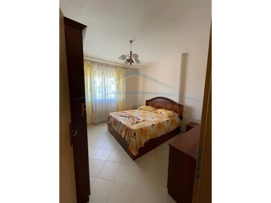 Durres, jepet me qera apartament 2+1, Kati 10, 90 m² 500 € (Vollga)