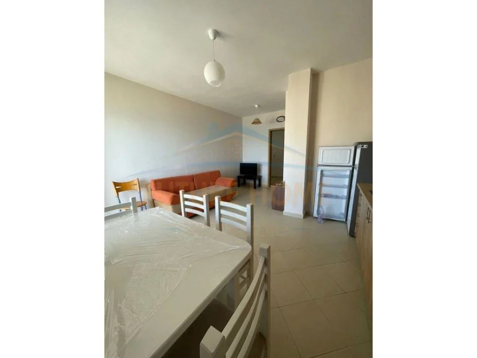 Durres, jepet me qera apartament 2+1, Kati 10, 90 m² 500 € (Vollga)