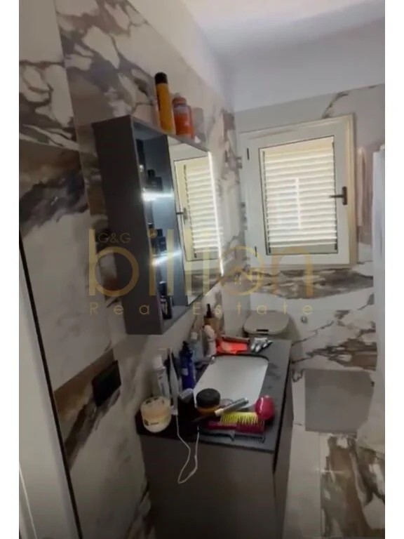 Tirane, jepet me qera apartament 2+1 Kati 2, 120 m² 600 € (Pallati Brigadave, Tirana, Albania)