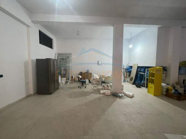 Durres, jepet me qera ambjent biznesi Kati 0, 477 m² 650 Euro (Shkozet, Durres)