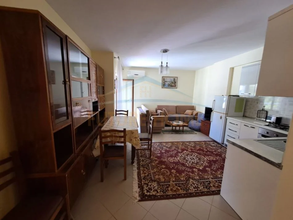 Durres, jepet me qera apartament 2+1 Kati 10, 85 m² 500 € (Vollga, Durres)