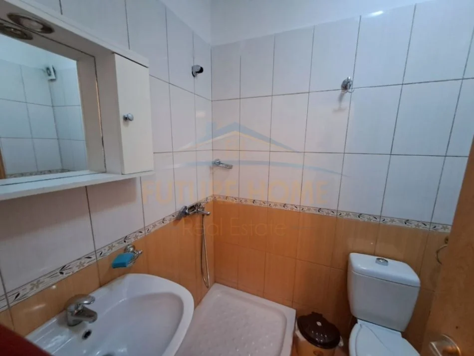 Durres, jepet me qera apartament 2+1 Kati 10, 85 m² 500 € (Vollga, Durres)