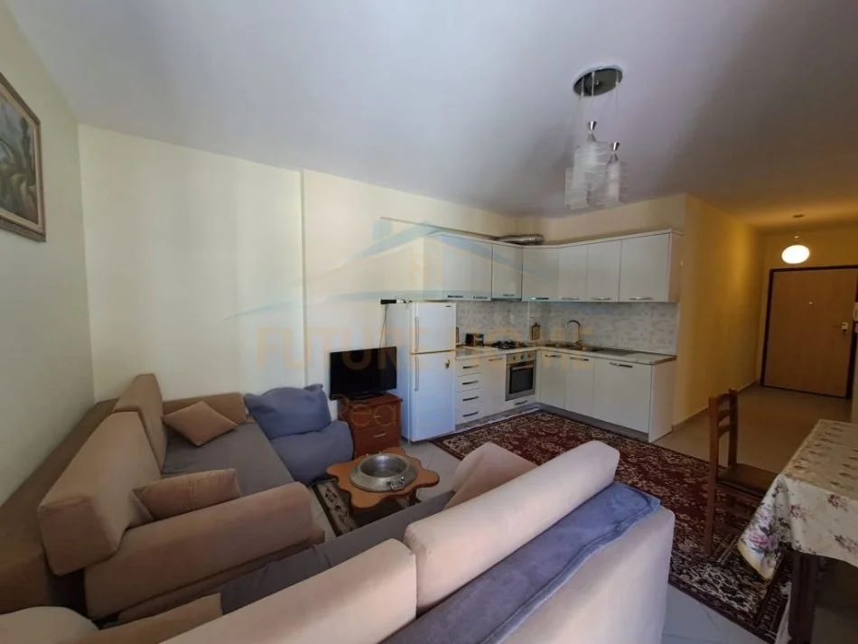 Durres, jepet me qera apartament 2+1 Kati 10, 85 m² 500 € (Vollga, Durres)