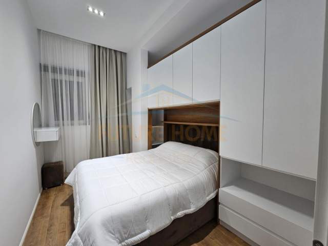 Tirane, jepet me qera apartament 1+1 Kati 12, 50 m² 500 Euro (Komuna E Parisit)