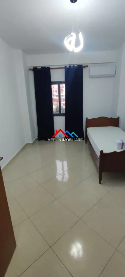 Tirane, jepet me qera apartament 2+1+Ballkon Kati 3, 95 m² 621 € (DON BOSKO)