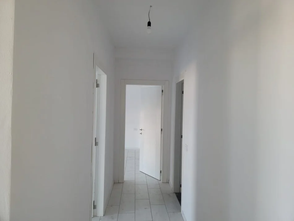 Tirane, shitet apartament 2+1 , 119 m² 164.500 € (Bulevardi i Ri)