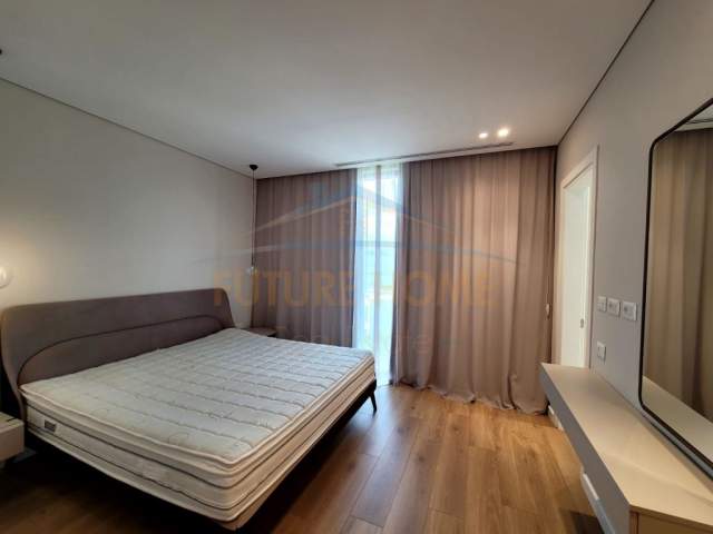 Tirane, jepet me qera apartament 5+1+BLK Kati 1, 170 m² 3.500 Euro (Teg)