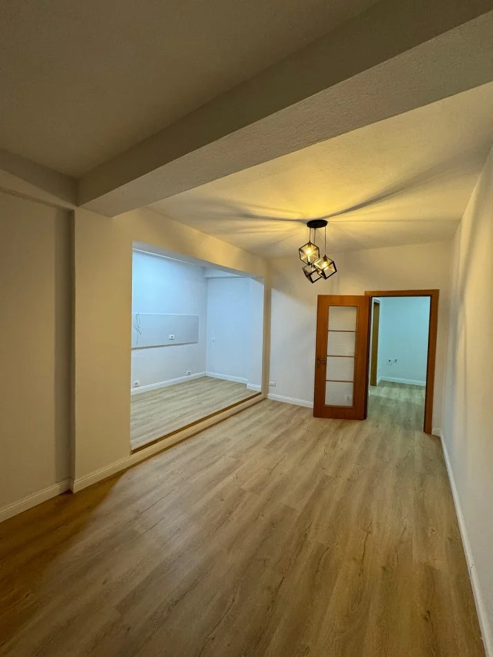 Durres, shitet apartament 1+1 Kati 4, 52 m² 65.000 € (PLAZH TE HOTEL ADRIATIK!)