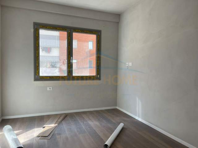 Tirane, jepet me qera apartament Kati 1, 97 m² 450 Euro (Shkolla Bashkuar)