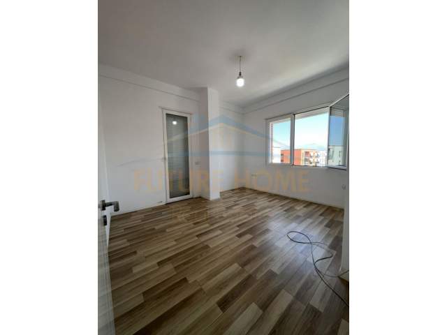 Tirane, jepet me qera apartament 2+1 Kati 7, 97 m² 400 Euro (Unaza e Re)