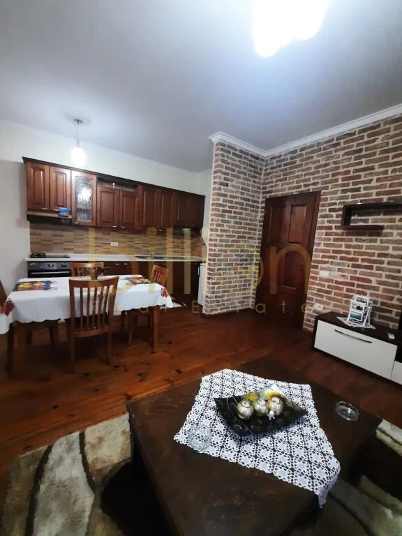 Tirane, jepet me qera Vile 2 Katshe , 288 m² 1.400 € (Ndroq, Tirana, Albania)