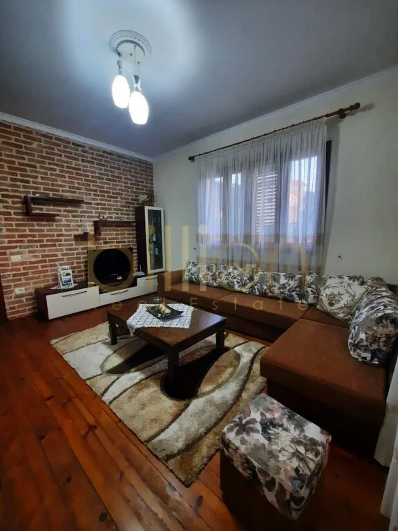 Tirane, jepet me qera Vile 2 Katshe , 288 m² 1.400 € (Ndroq, Tirana, Albania)