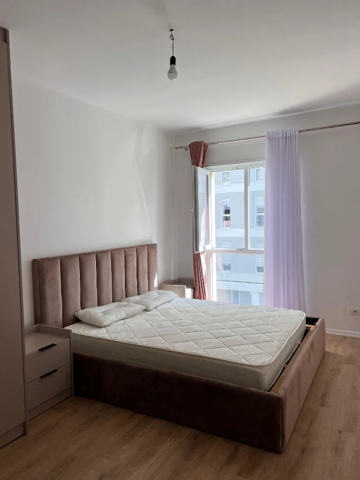 Tirane, jepet me qera 2+1 , 