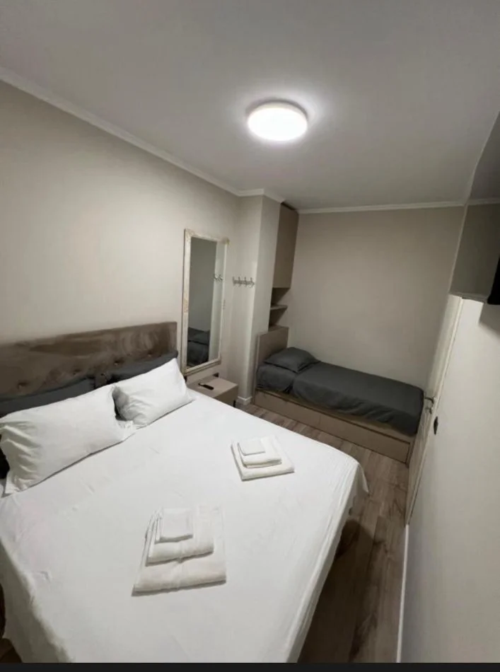 Tirane, jepet me qera apartament 1+1+Ballkon Kati 11, 69 m² 900 € (Qender)