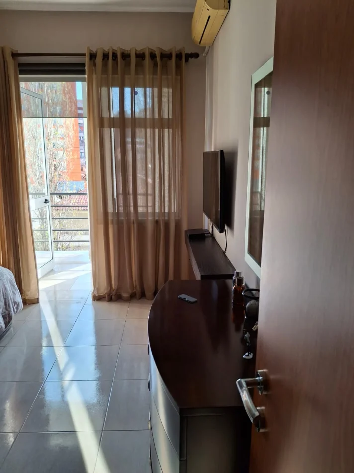 Tirane, shitet apartament 1+1 Kati 3, 73 m² 125.000 € (prapa Fabrikes se Miellit)