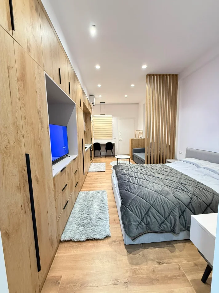 Tirane, jepet me qera nga Pronari, pa-komision garsonier Studio Kati 1, 40 m² 330 € 