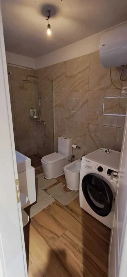 Tirane, shitet apartament 2+1+Ballkon Kati 8, 97 m² 140.000 € (veli dedi)