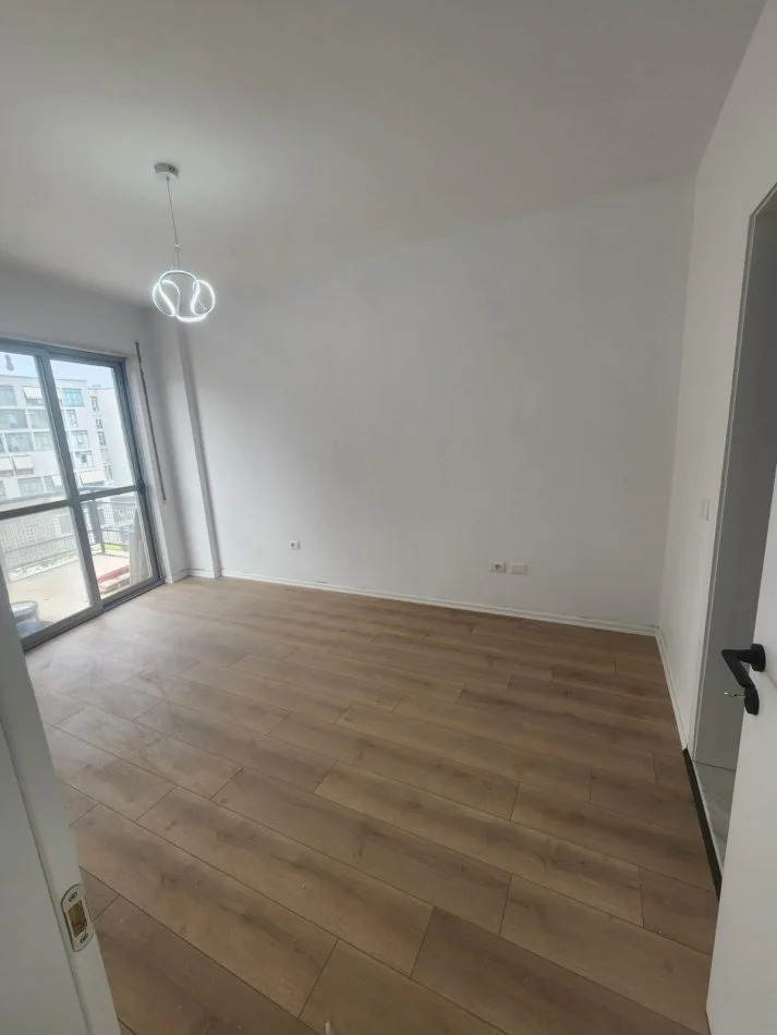 Tirane, shitet apartament 2+1+Ballkon Kati 7, 90 m² 235.000 € (Komuna e Parisit)